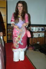 Pria Kataria Puri at book launch Truly Madly Deeply in Landmark, Mumbai on 29th July 2011 (5).JPG
